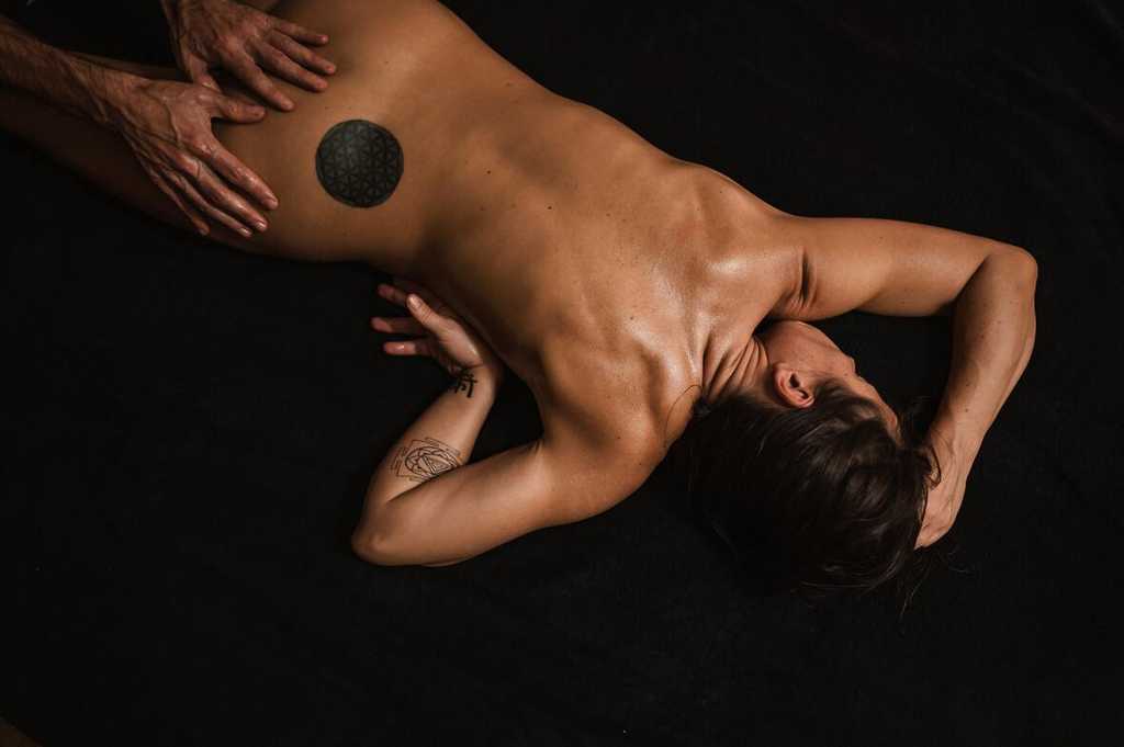 massage nude small